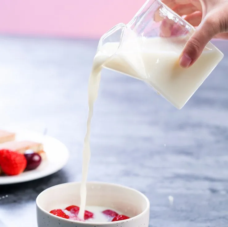 Полупинтовый квадратный боросиликатный стеклянный сливочный диспенсер для горячего молока стеклянный холодный напиток для вечеринки