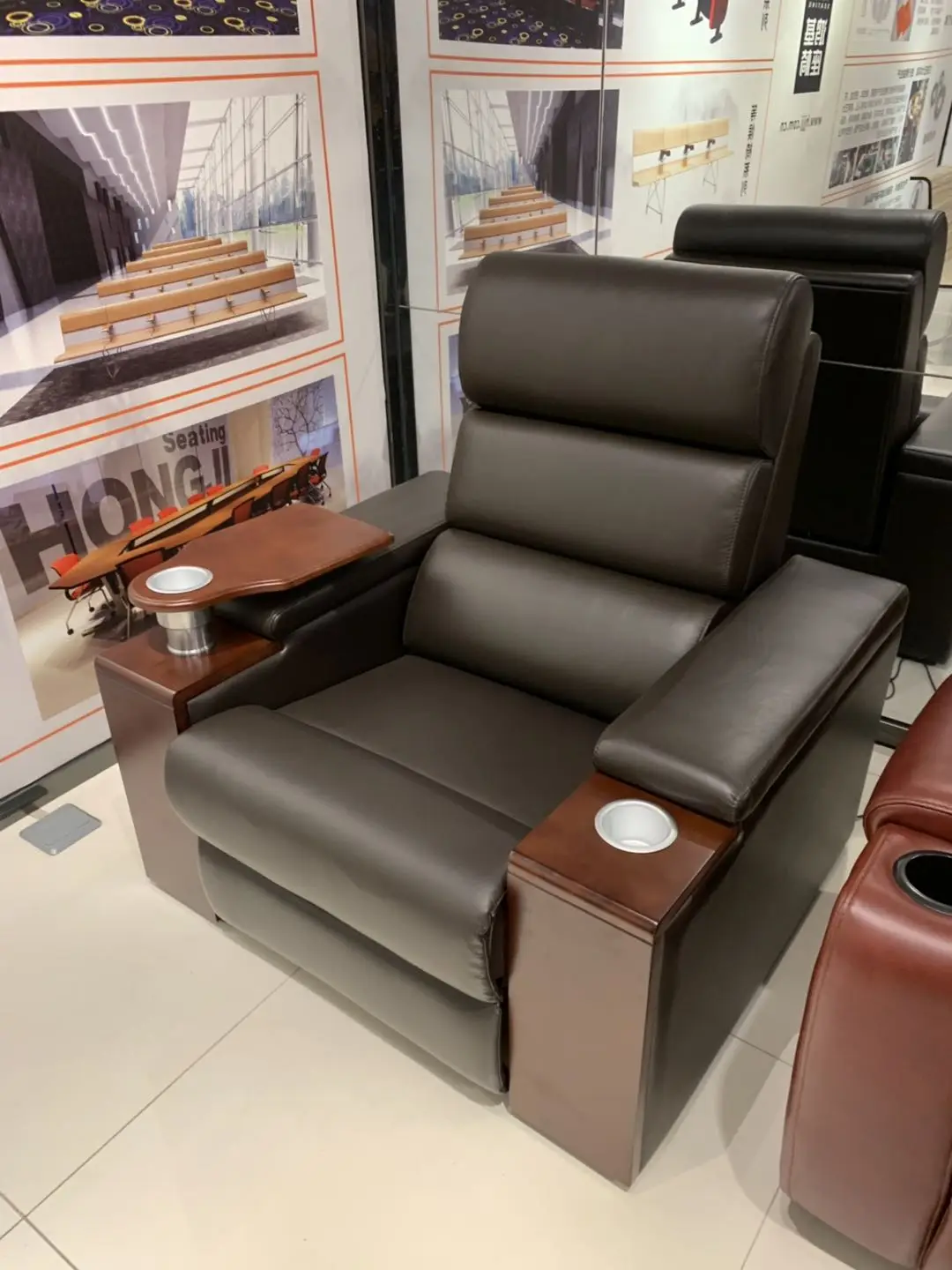 Promotion Top great leather home VIP 3d cinema hall chair with footrest for sale