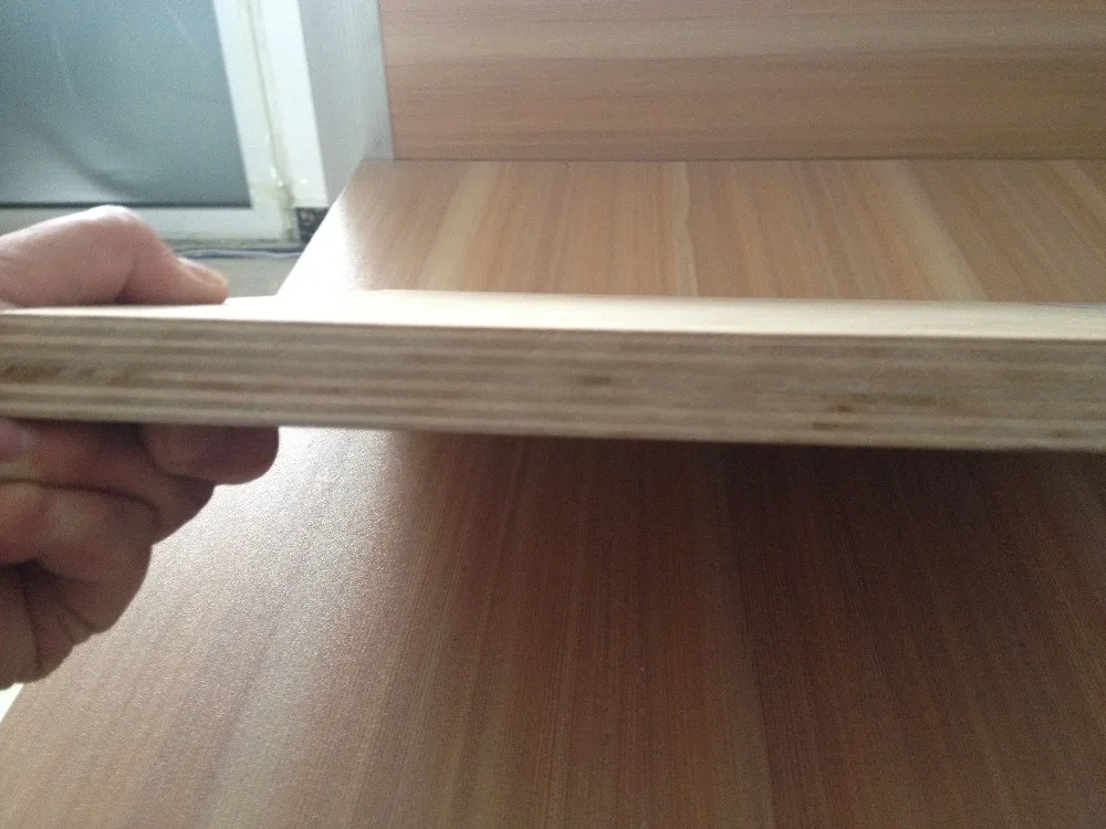 
high quality and cheap price 18 mm commercial plywood for furniture,packing,decoration 