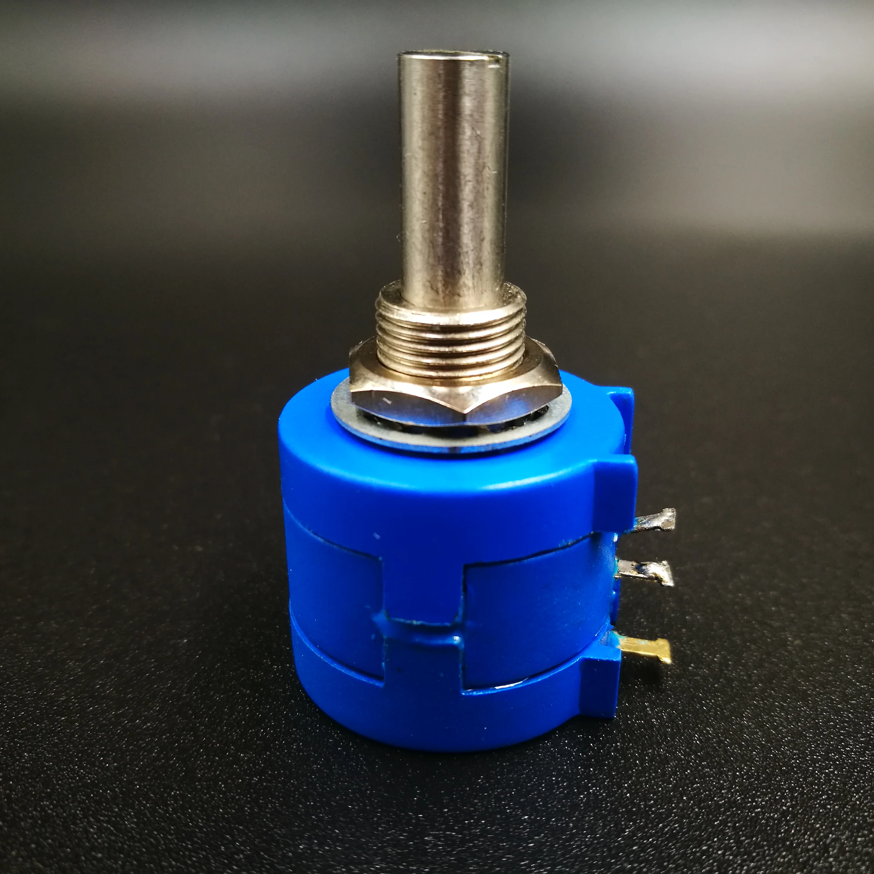 
3590 multi-turns potentiometer 