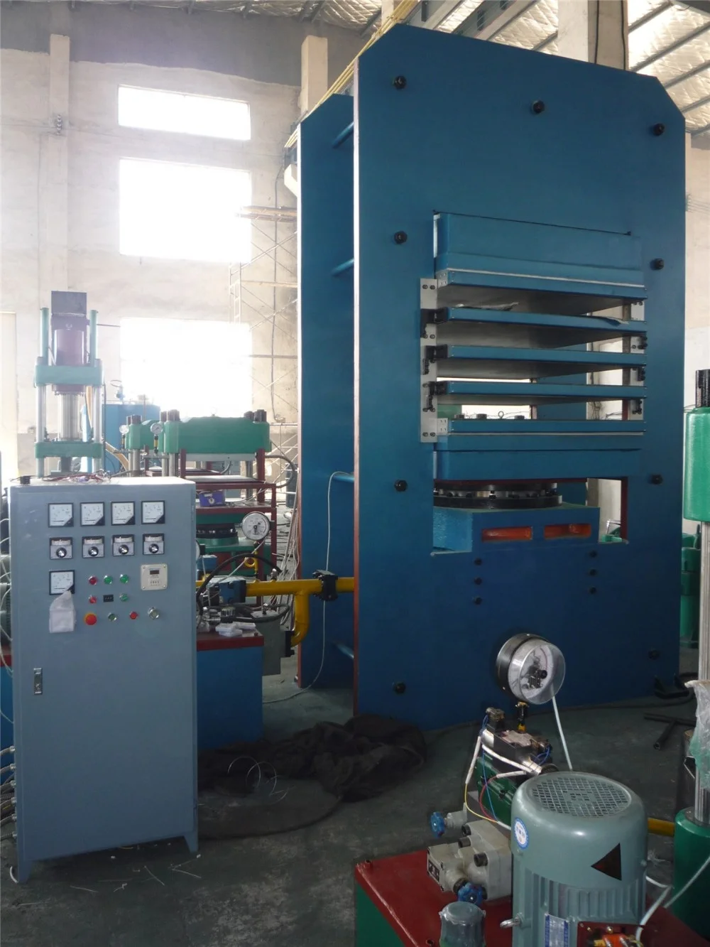 Industrial Solid Tire Making Machine Rubber Tire Vulcanizing Press