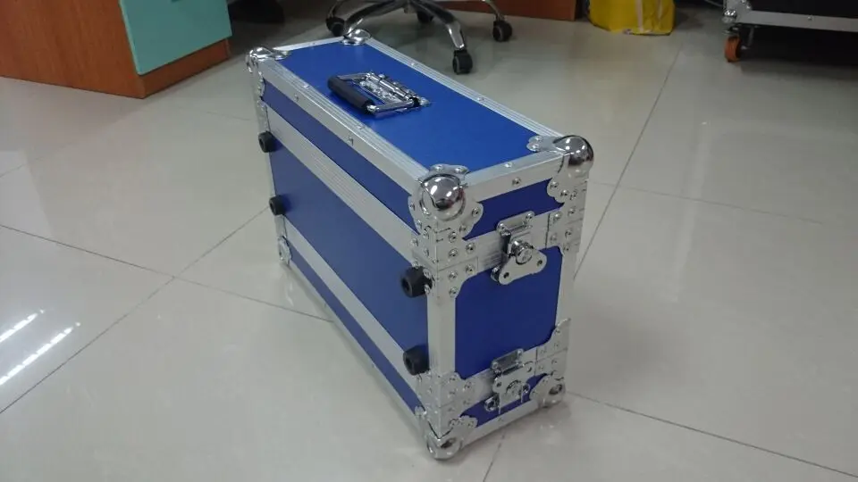 Wireless microphone case for 8 mics with foams