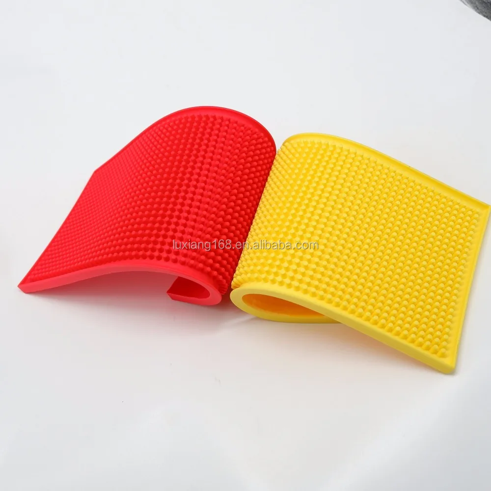 2021 Popular new promotional soft pvc bar beer mat drinking mats custom LED runner mat