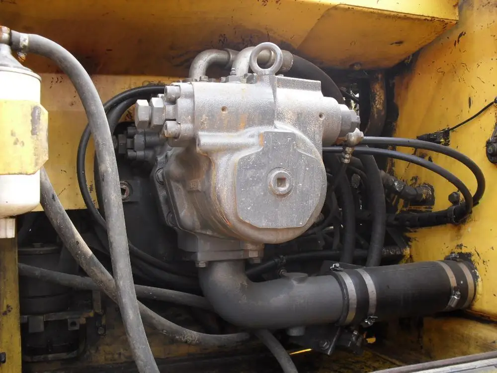 used KOMATSU PC220-6 excavator for sale with low price