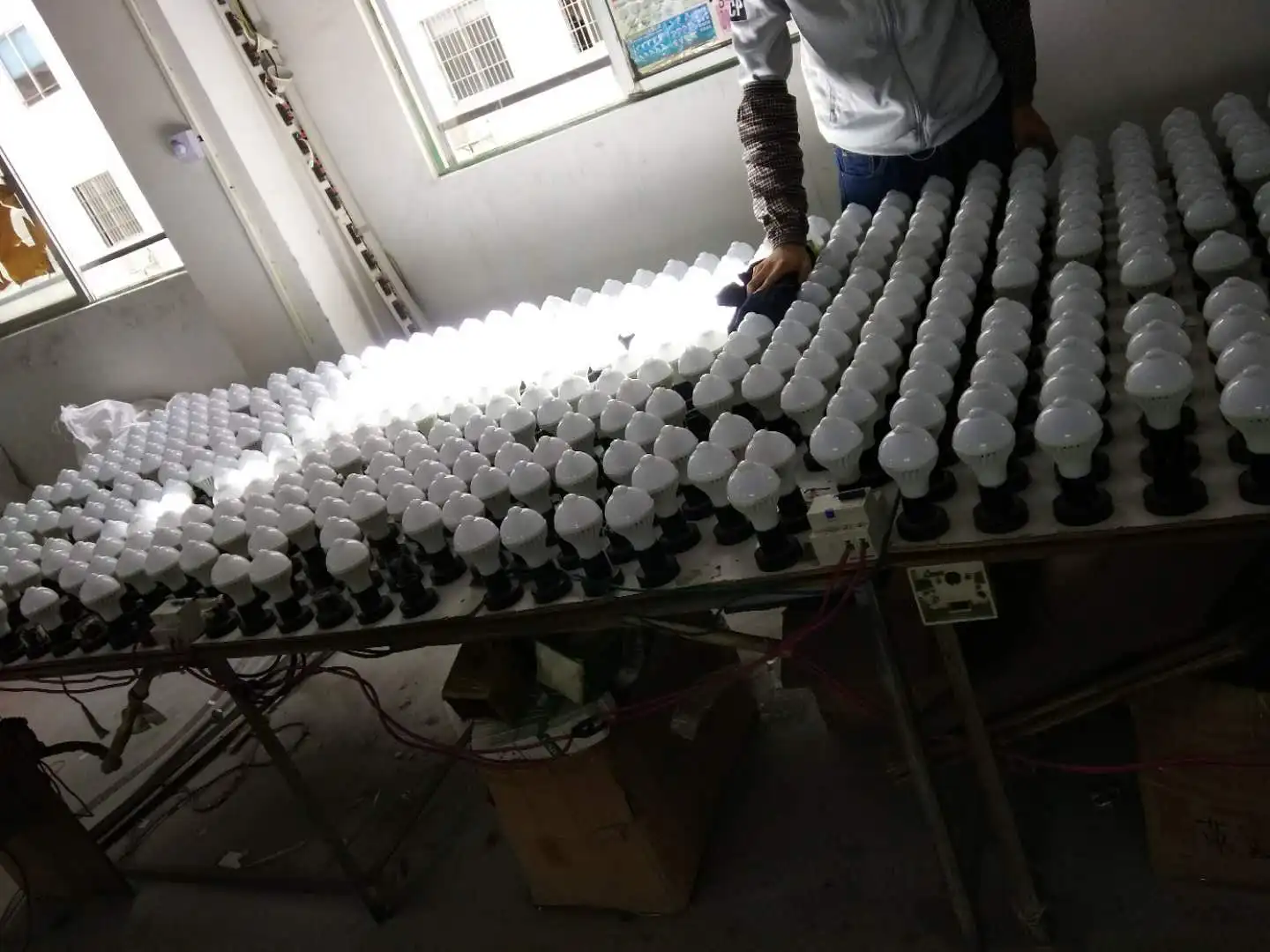 Smart Human body infrared LED Light PIR Mention Sensor LED bulb