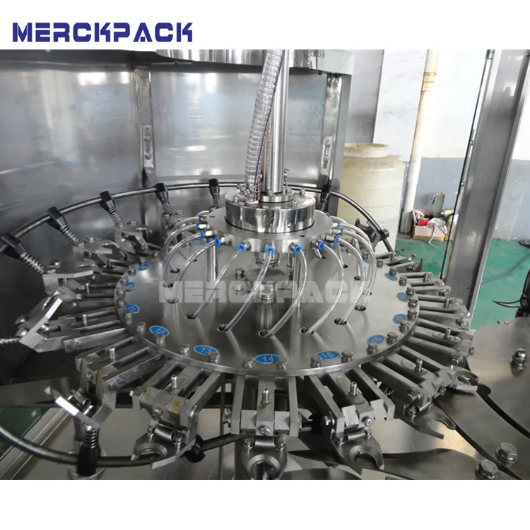 2018 new type three-in-one automatic carbonated beverage/soda water/gas drink filling machine