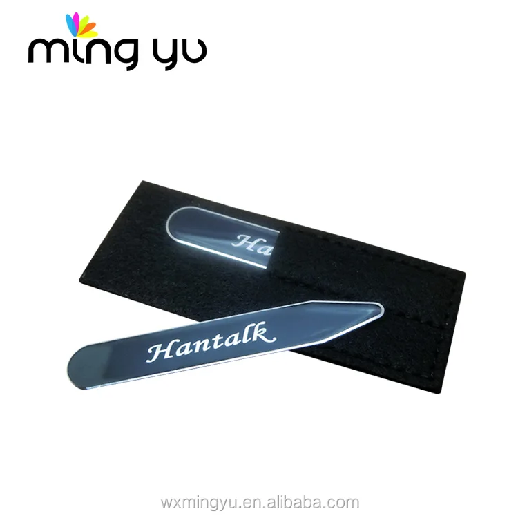 Металлический ошейник с блестящей поверхностью