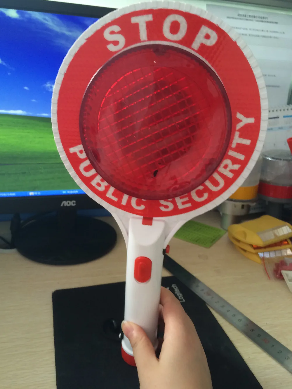 Hand-Held Flashing Road Traffic LED Stop Signs for Safety Signal