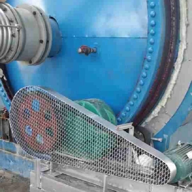 Continuous scrap tyre recycling to oil machine pyrolysis plant