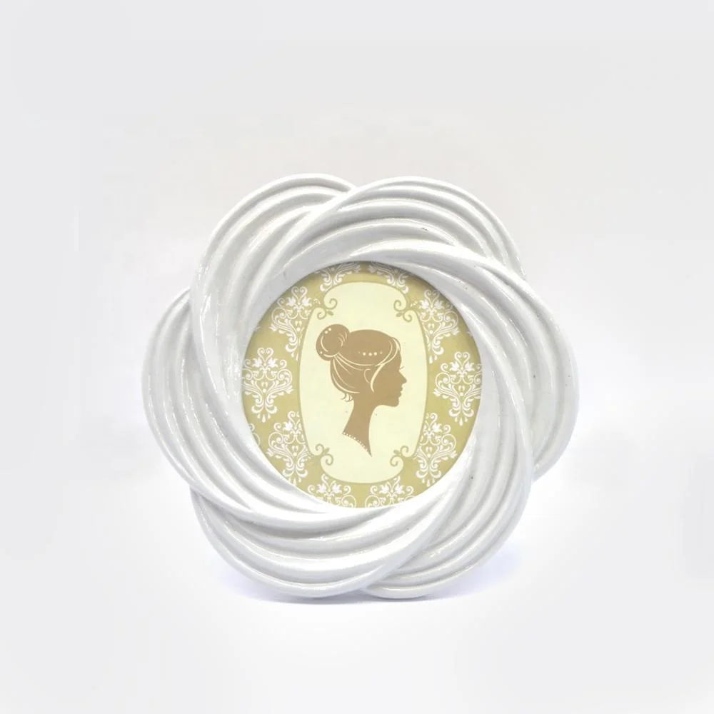 Wholesale artificial mini funny round flower shape  photo frame resin 4x4 glossy green cream