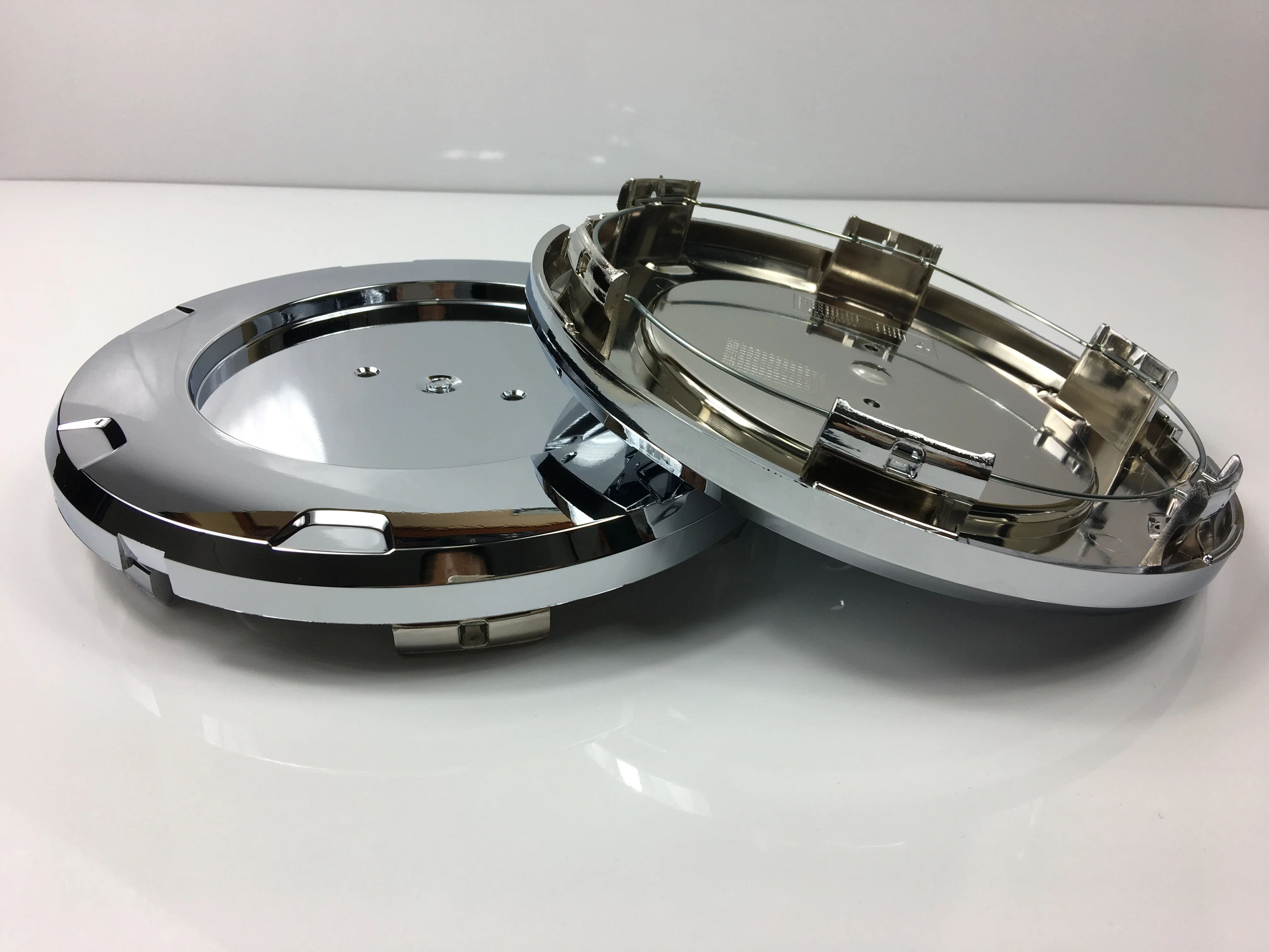 
Car wheel center cap 200mm with metal ring on the back 