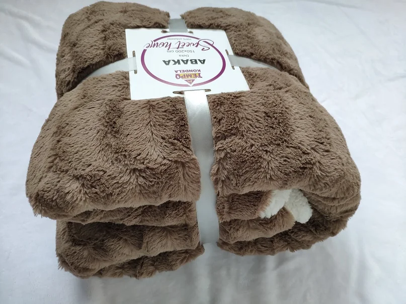 
China factory wholesale custom faux fur pv fleece and sherpa fleece two layer blanket quilts 