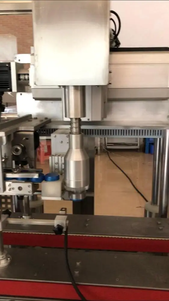 
Bottle packing machine Automatic Capping Machine for Bottle Tracking Type 2000-3000BPH 