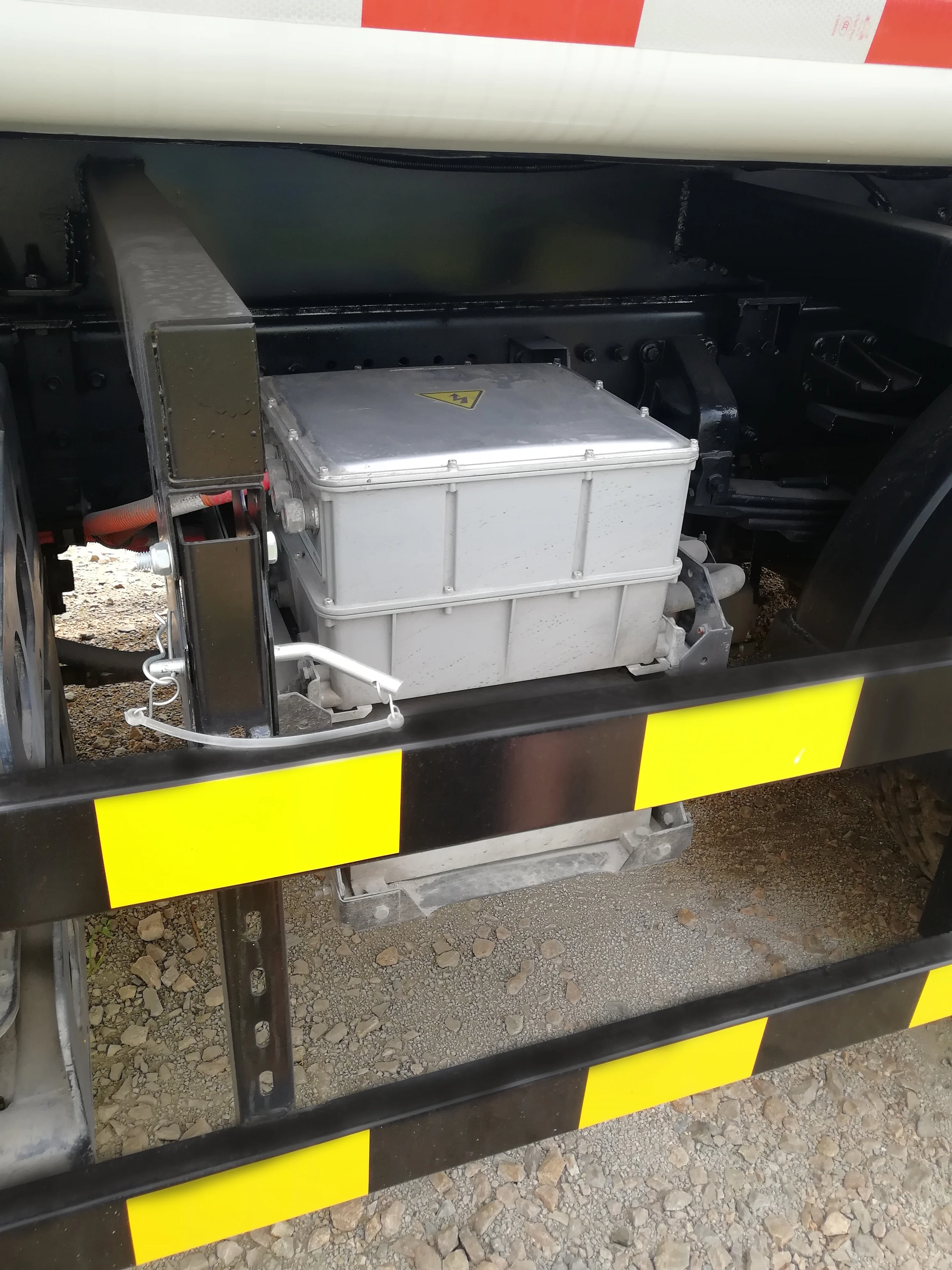 
8 tons pure electrical garbage truck compactor,waste collector with Shanman chassis 