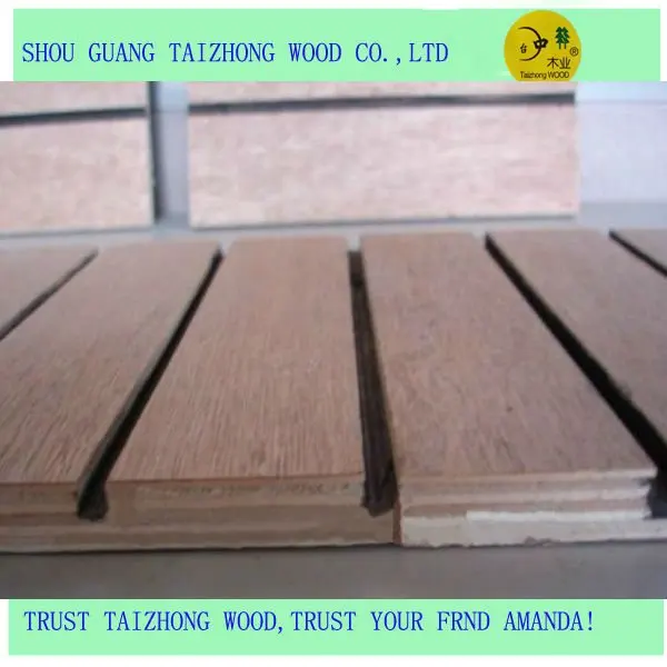 Сосна или тополь рифленая и тонированная