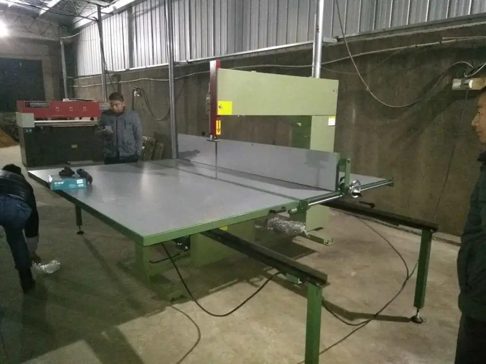 Midium размер вертикальная машина для резки губки/пены с ленточным ножом резак