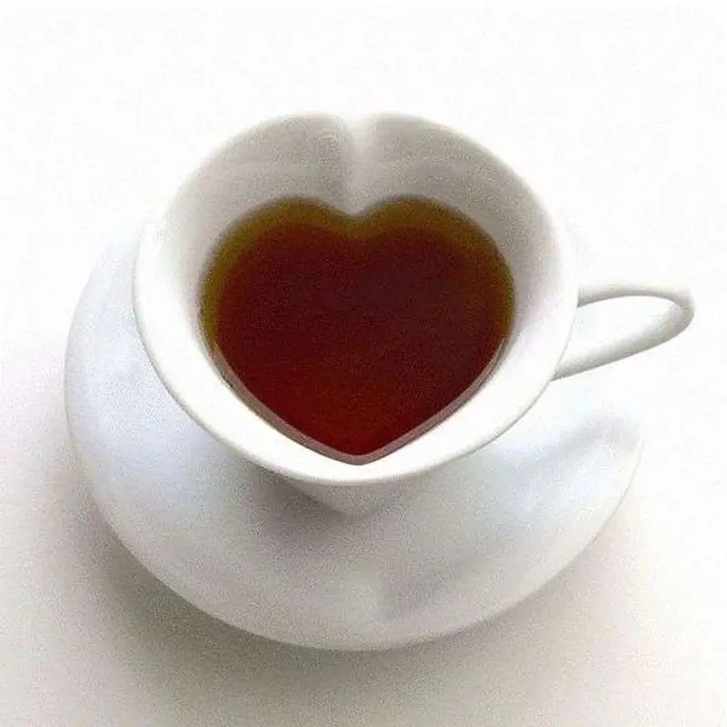 
EU Market elegant Ceramic tea coffee cup and saucer heart shaped with gold rimmed handle 