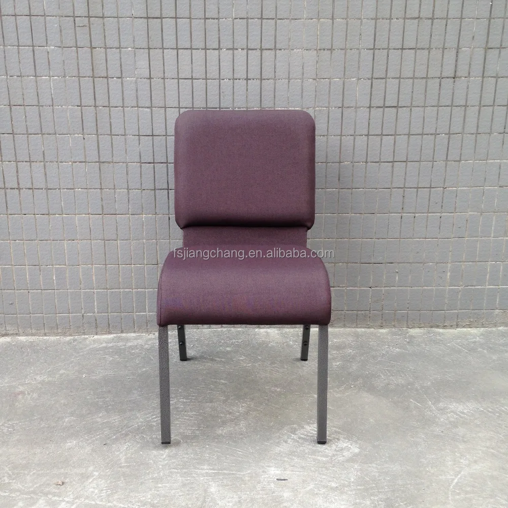 Свадебные стулья для церкви в театре