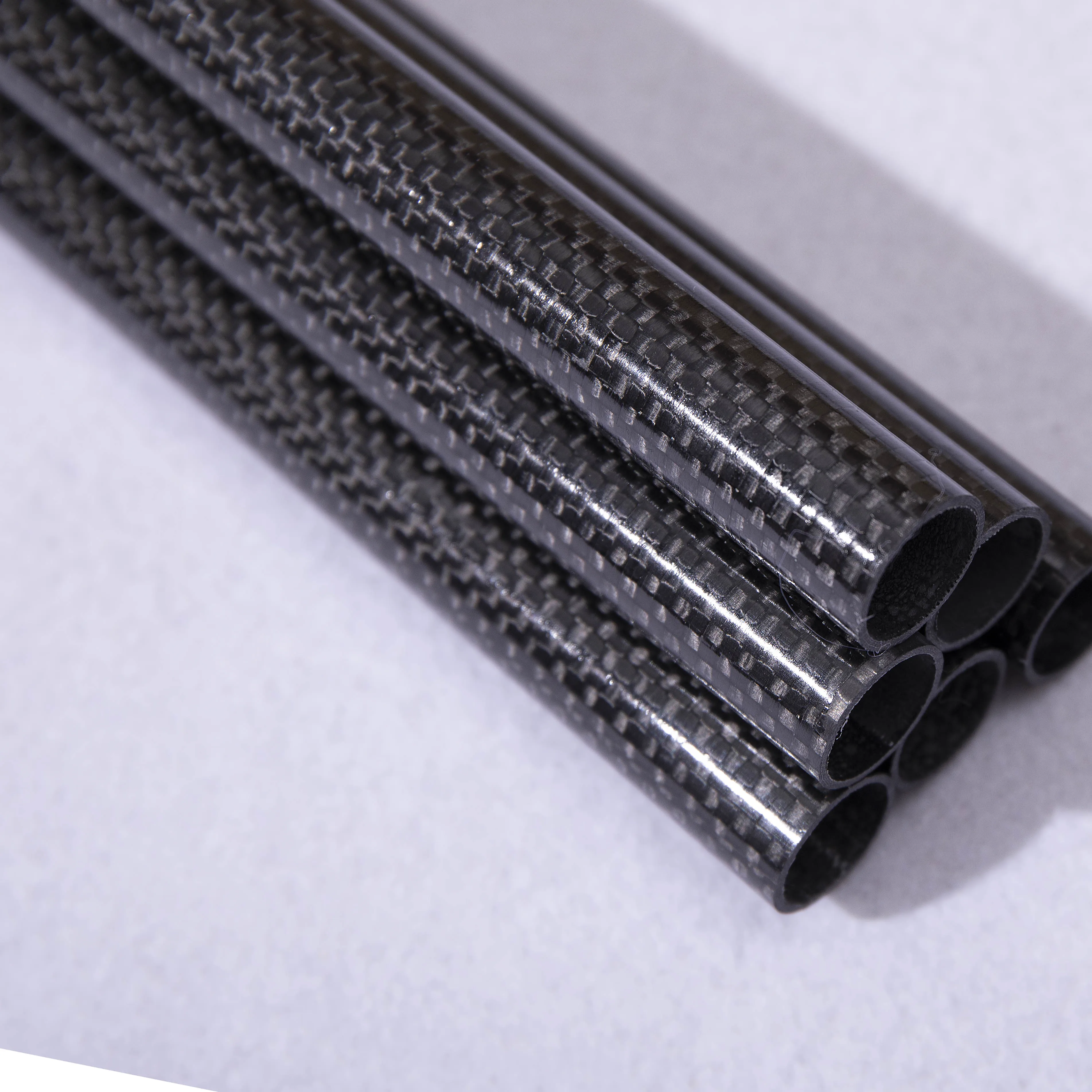 Трубка из углеродного волокна 3K, обернутая в рулон, трубка из углеродного волокна 3K, глянцевая поверхность диаметром 10 мм, 12 мм, 14 мм, 16 мм, 18 мм, 22 мм, 24 мм, 26 мм, 28 мм