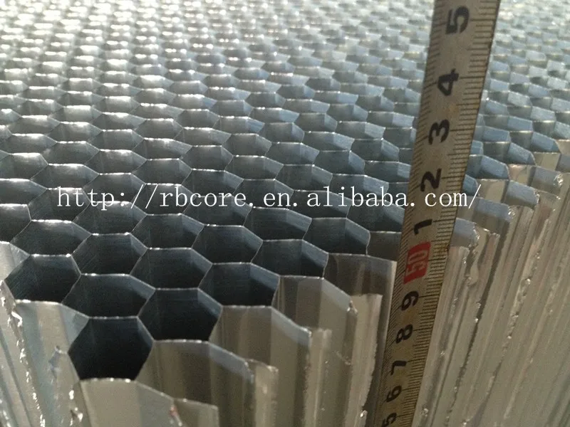 
 Алюминиевая сотовая сердцевина толщиной 500 мм для автомобильной аварии  