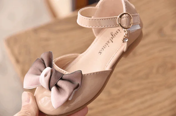 Новый дизайн, летняя детская обувь, сандалии для девочек, украшение с бантом-бабочкой, детская обувь