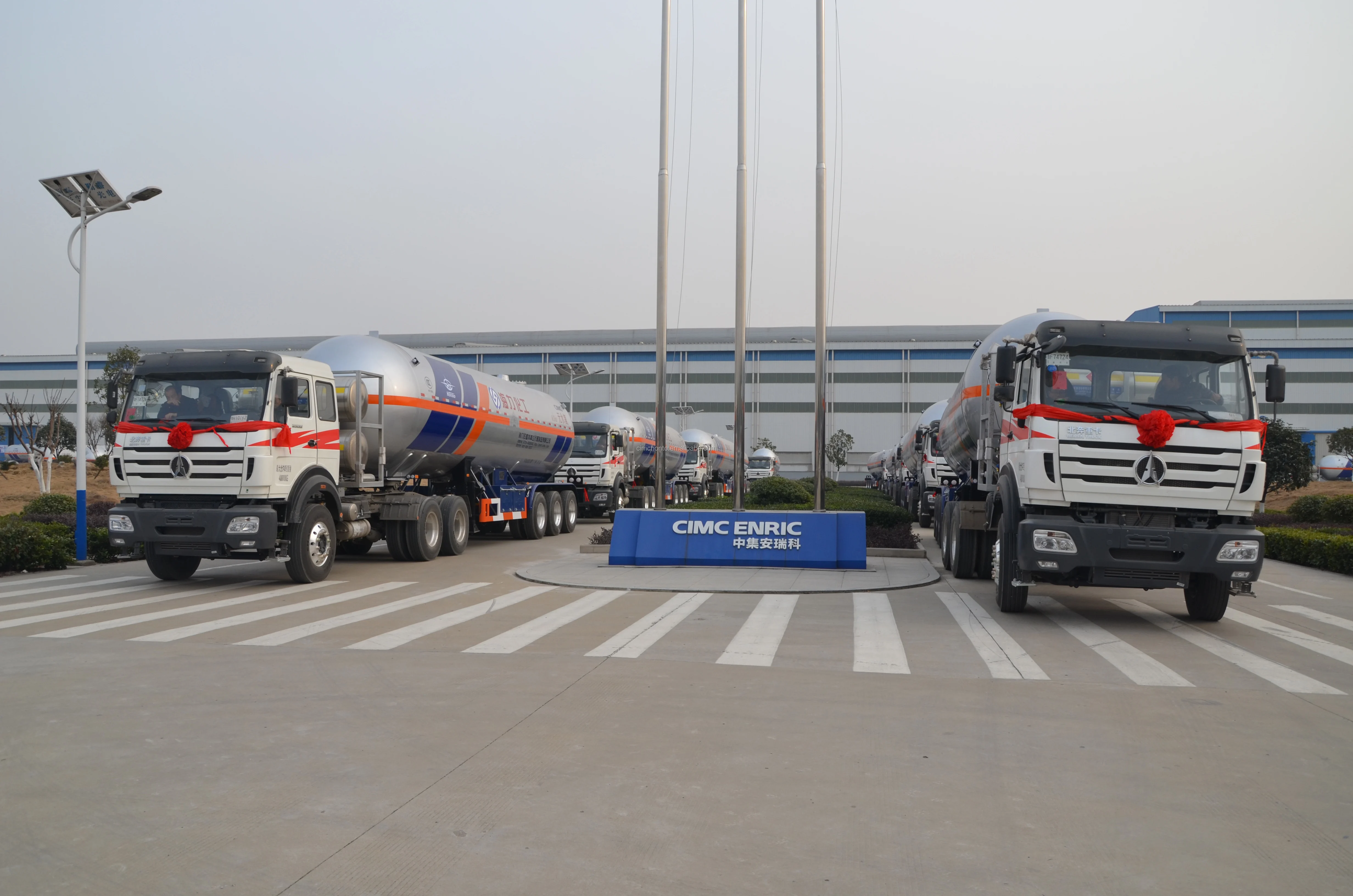 good price 52.6m3 refrigerated gas liquid ethane road truck trailer fuel tanker semi trailer used stainless steel price for sale