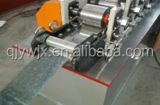 Машина для формовки металлических шпилек и гусениц рамы дома из гипсокартона