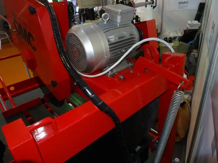 Concrete block hand table saw folded cutting machine