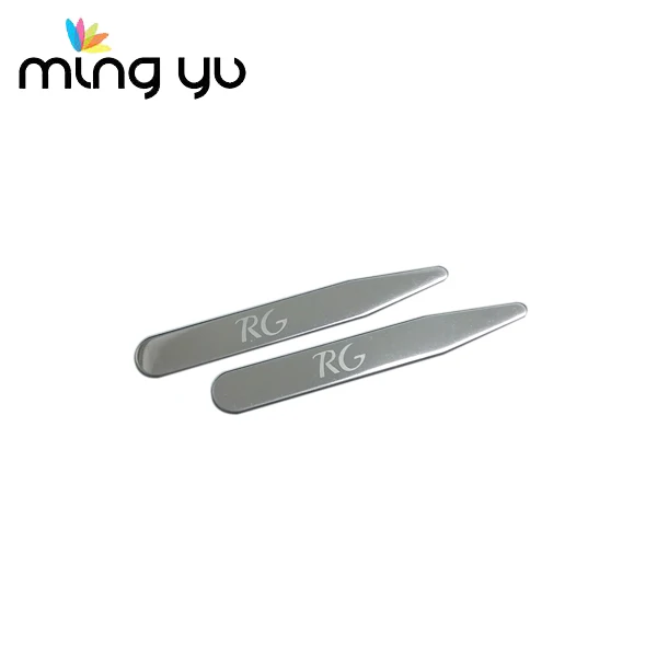 Мужская рубашка с металлическим воротником