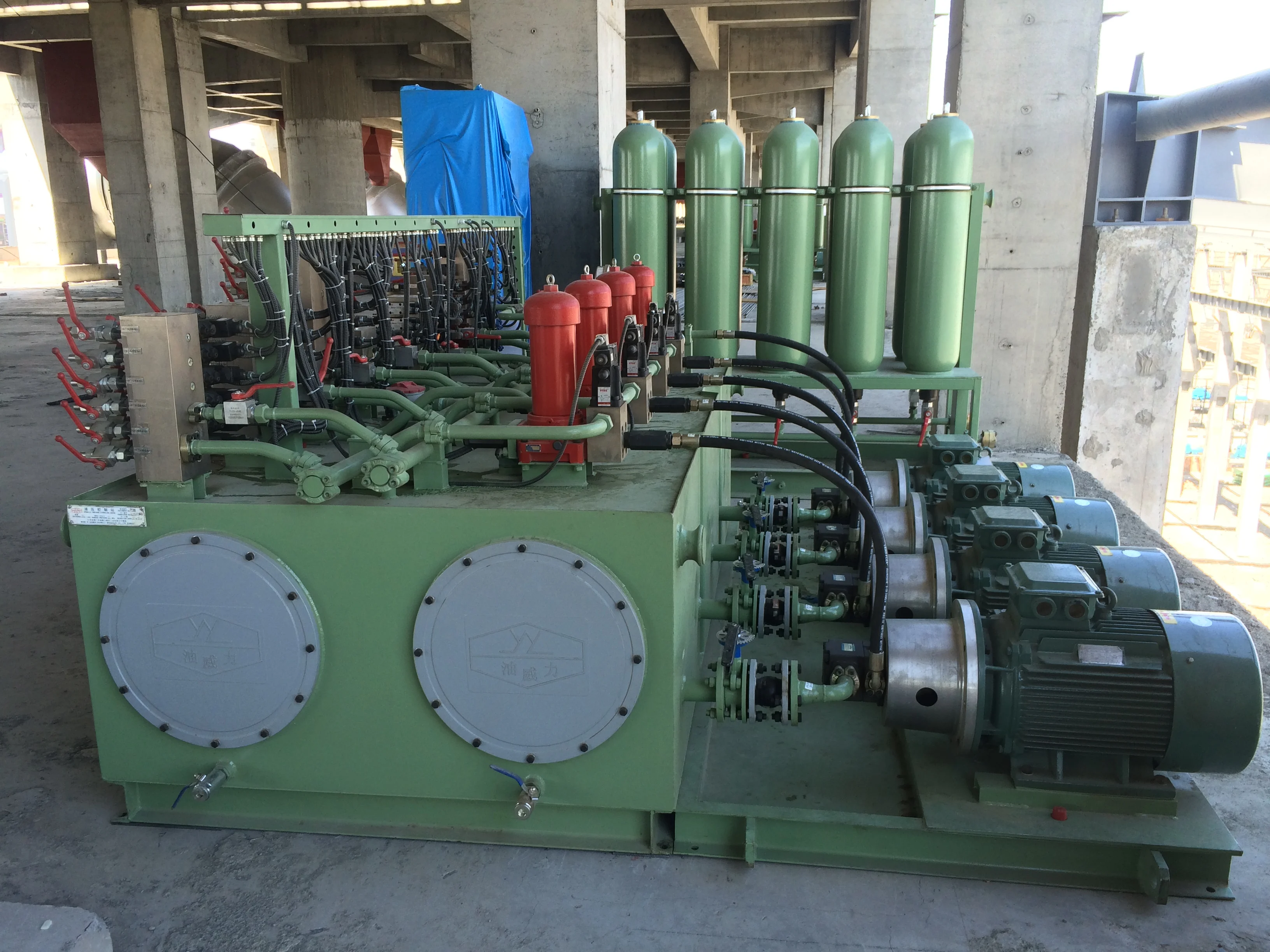 Ore-smelting electric furnace for ferroalloy