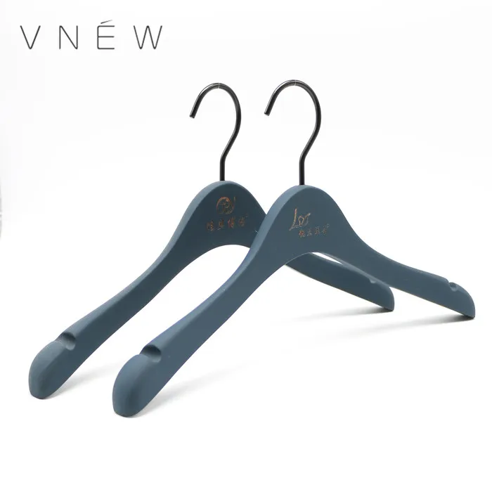 High quality hanger custom high end antislip rubber  color coat clothes wood  hanger