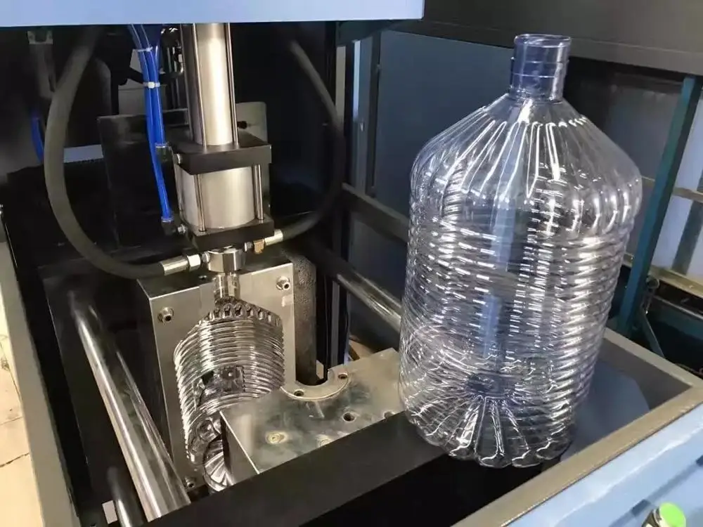 
Liquid soap JUICE plastic bottle pet blow molding machine 4CL 