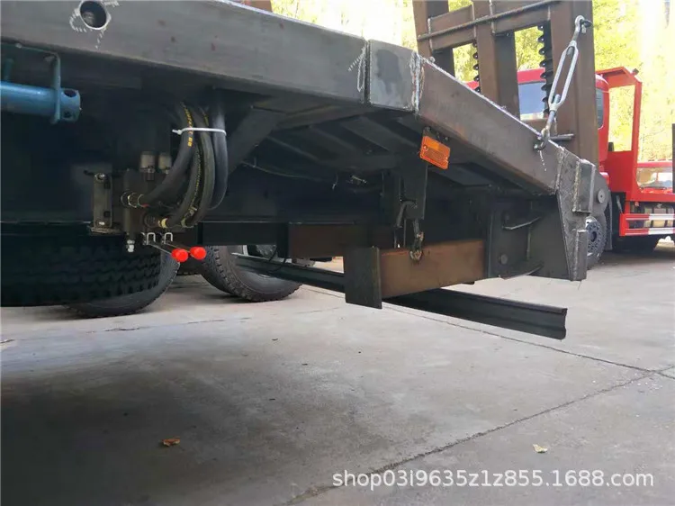 30tons JAC flat bed truck for Construction machinery