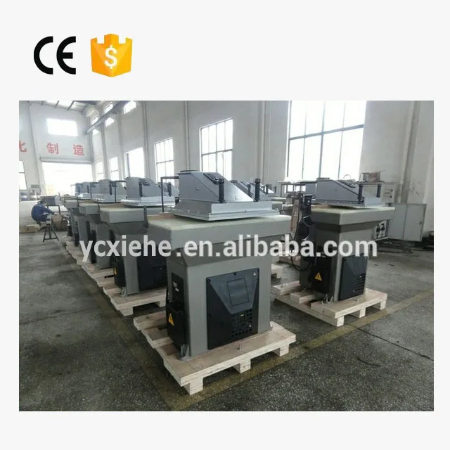 Hydraulic swing arm flip flops cutting machine