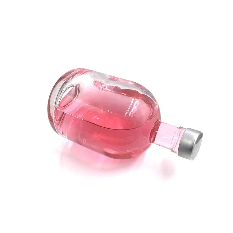 New arrival flint alcohol glass bottles 700ml for liquor whisky vodka