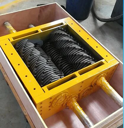 Shenzhen Forever 500 model pet bottle /food /waste plastic /tire / four shafts shredder machine chamber box blades