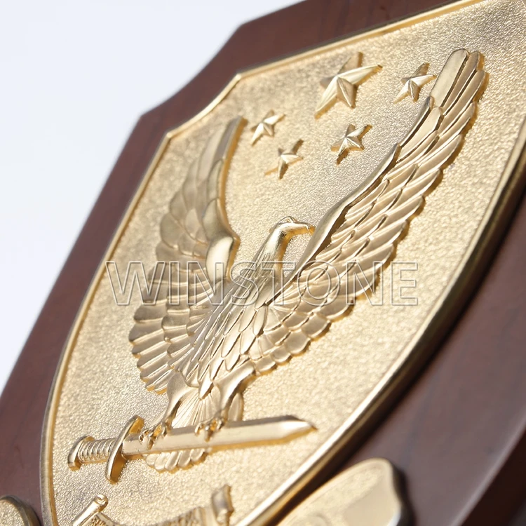 Souvenir Wood Shield Plaque Painted Antique Imitation Europe