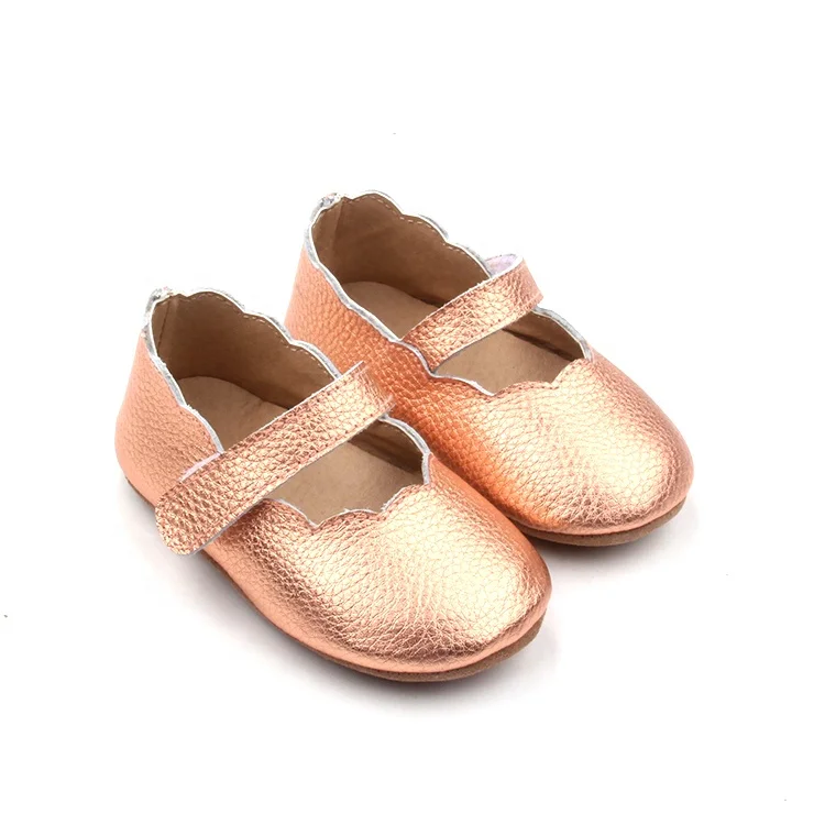 Милая детская обувь из мягкой замши с цветком розового золота для девочек