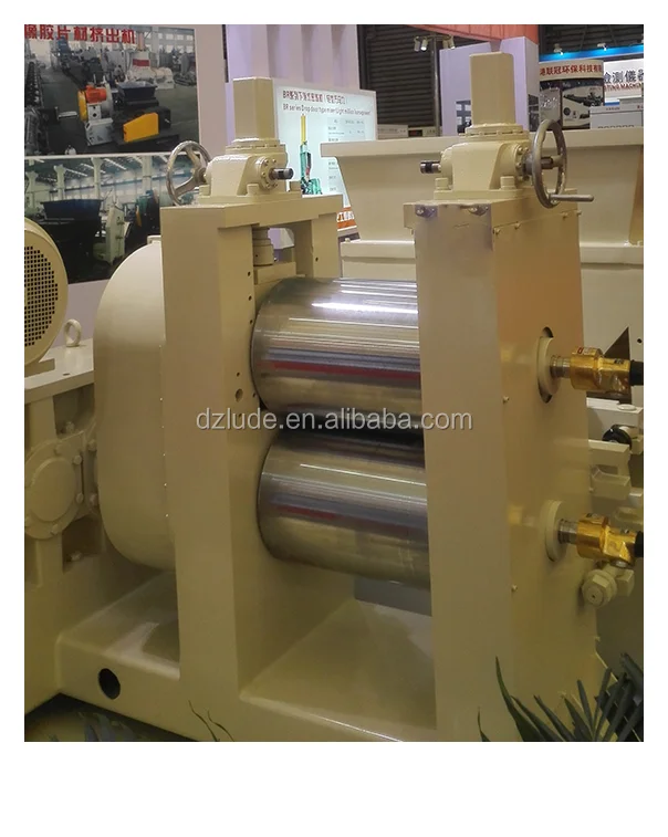 Machine worm screw jack lift with bellow boot and flange mounting