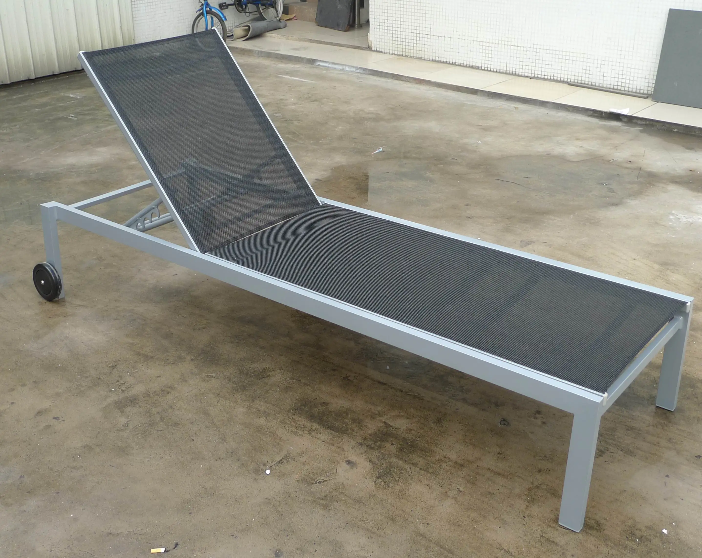 New Arrival Recliner Waterproof sun bed, Aluminium Brushed Beach Chair Sun Lounger