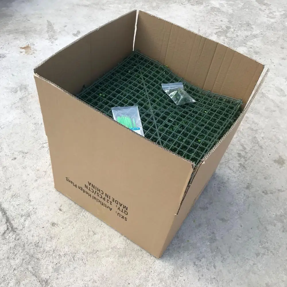 Factory Price Plastic Anti UV Artificial Boxwood Fence Hedge Panels Mat Plants Green Wall