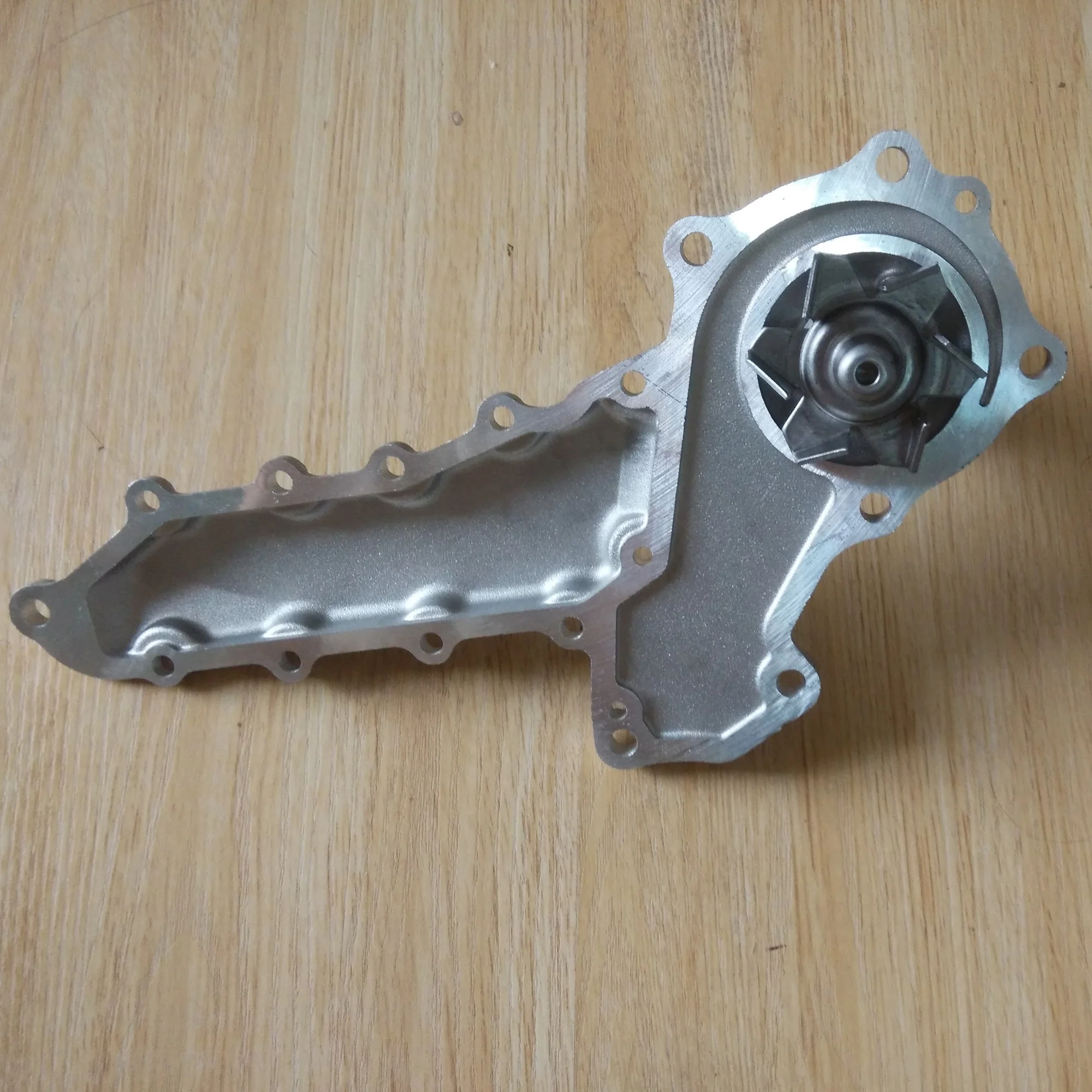 15521-73033,  Brand New Water Pump for Kubota V2403 Diesel Engine  Cooling System