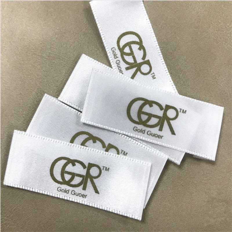 Пользовательская атласная тканая этикетка для одежды высокого качества