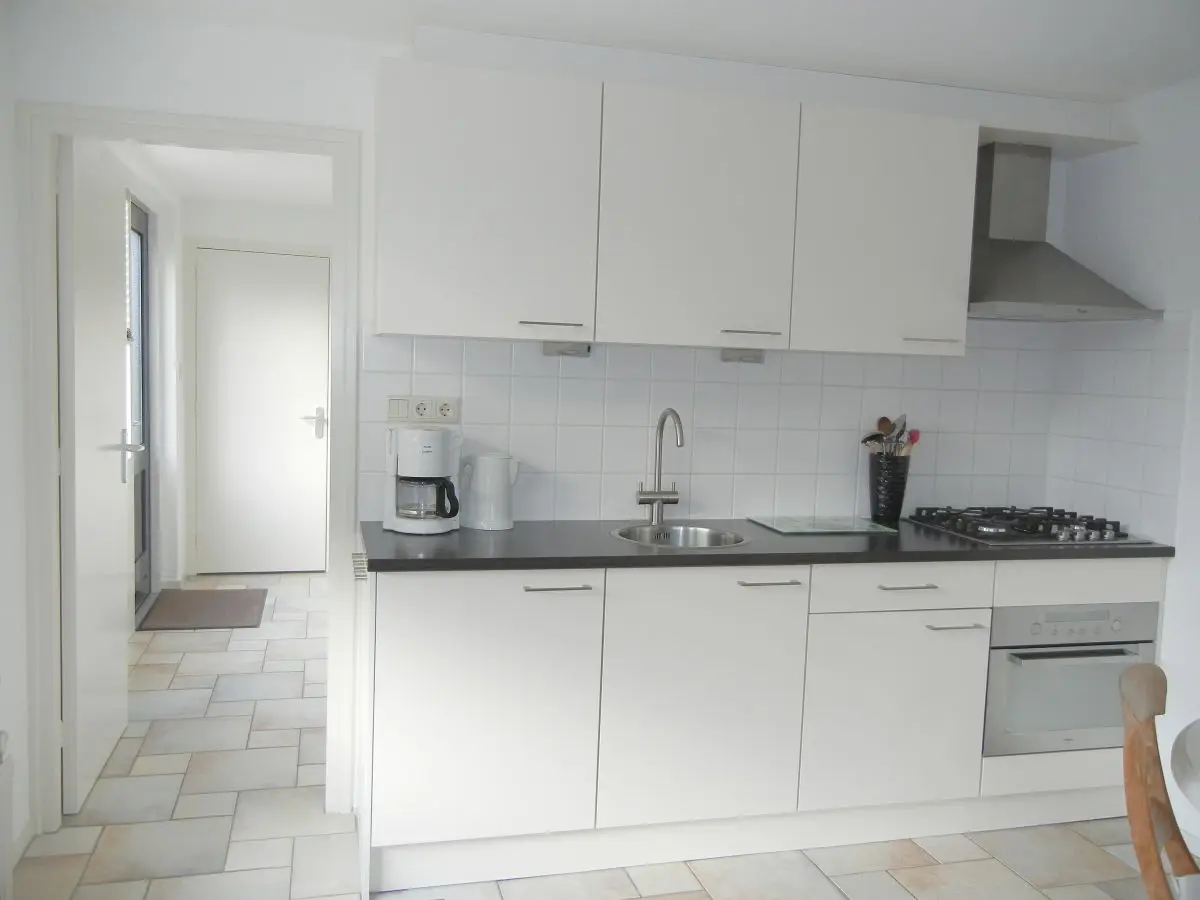 Factory customize lacquer finish kitchen designs kitchen cabinet for small spaces