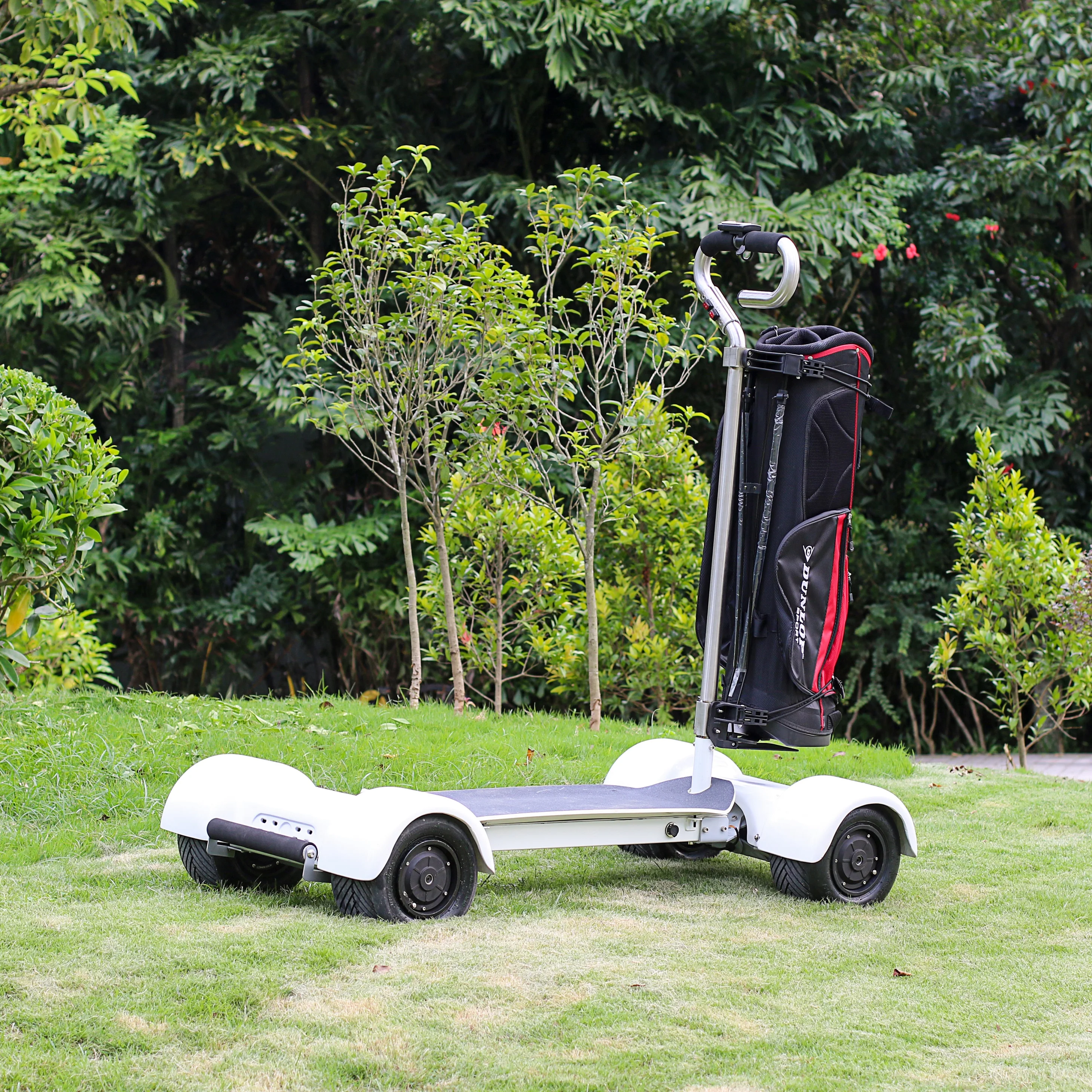 White Golf Cart Mobility Scooter 10.5inch Tire 4 Wheels 2000W Electric Golf Scooter Golf Board