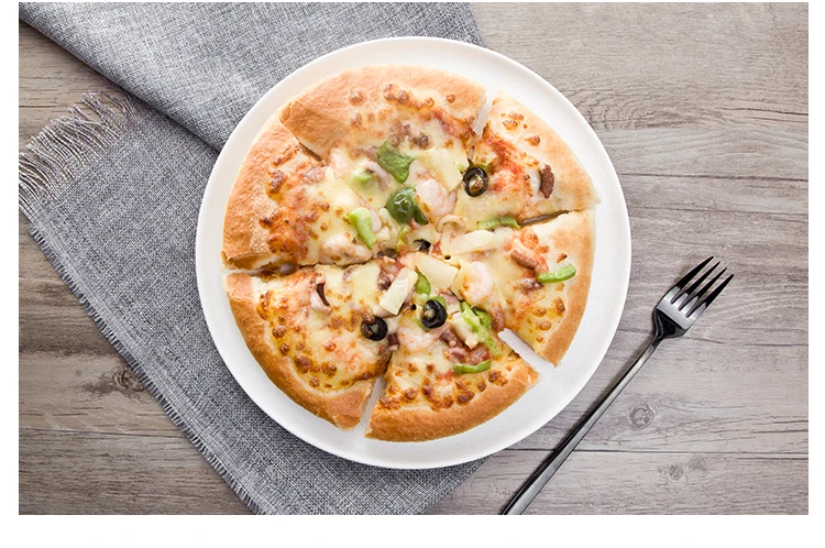 Black Dinner Plate (3).jpg