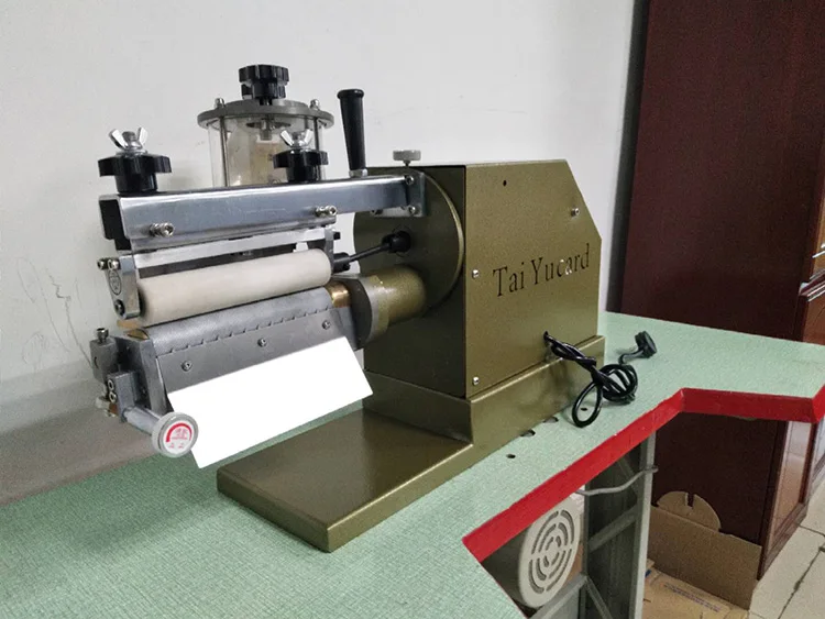 150mm speed-adjustable leather gluing machine