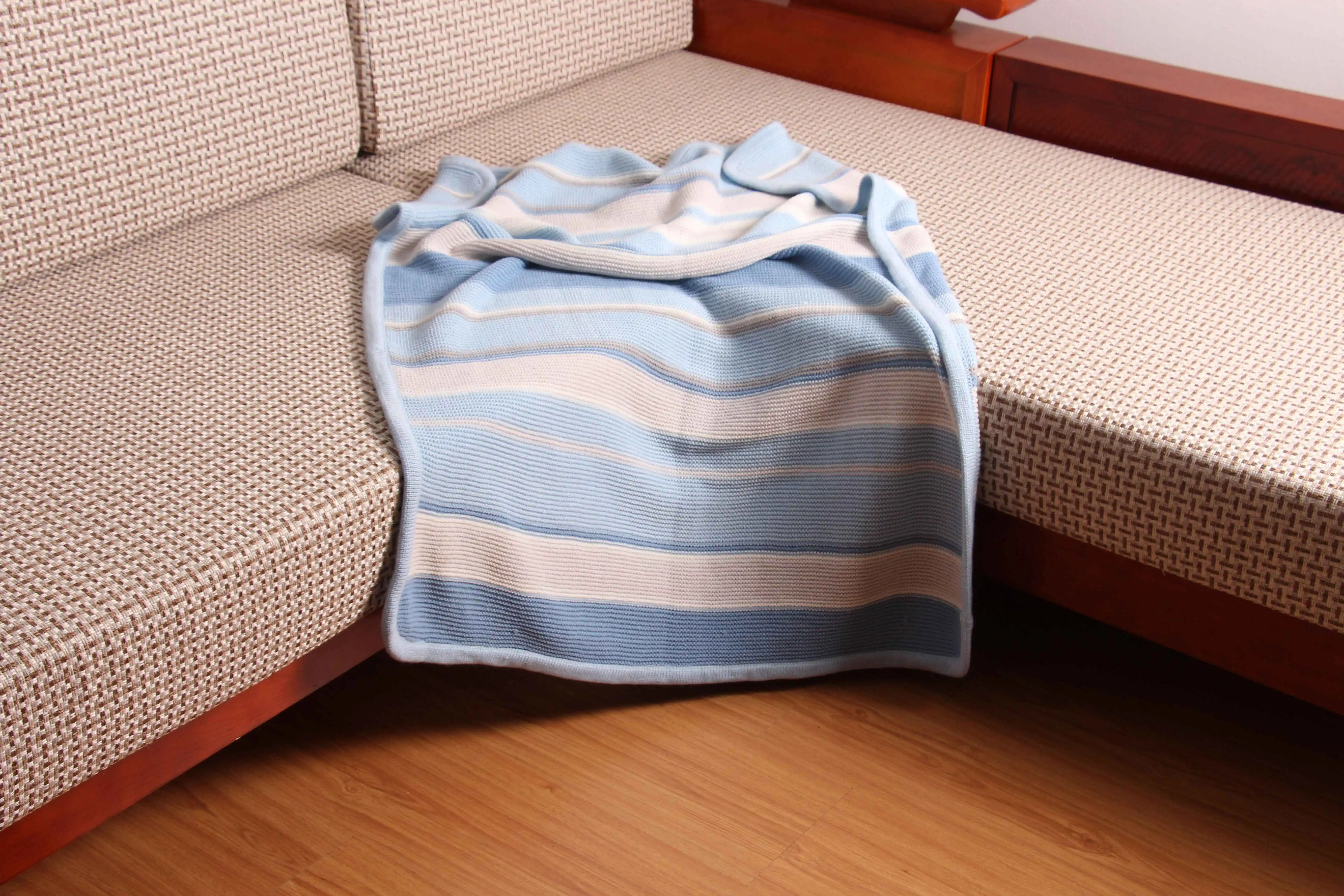 
Hot selling wholesale 100% polyester soft baby kids blanket 