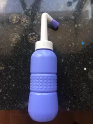 Mobile portable bidet for woman