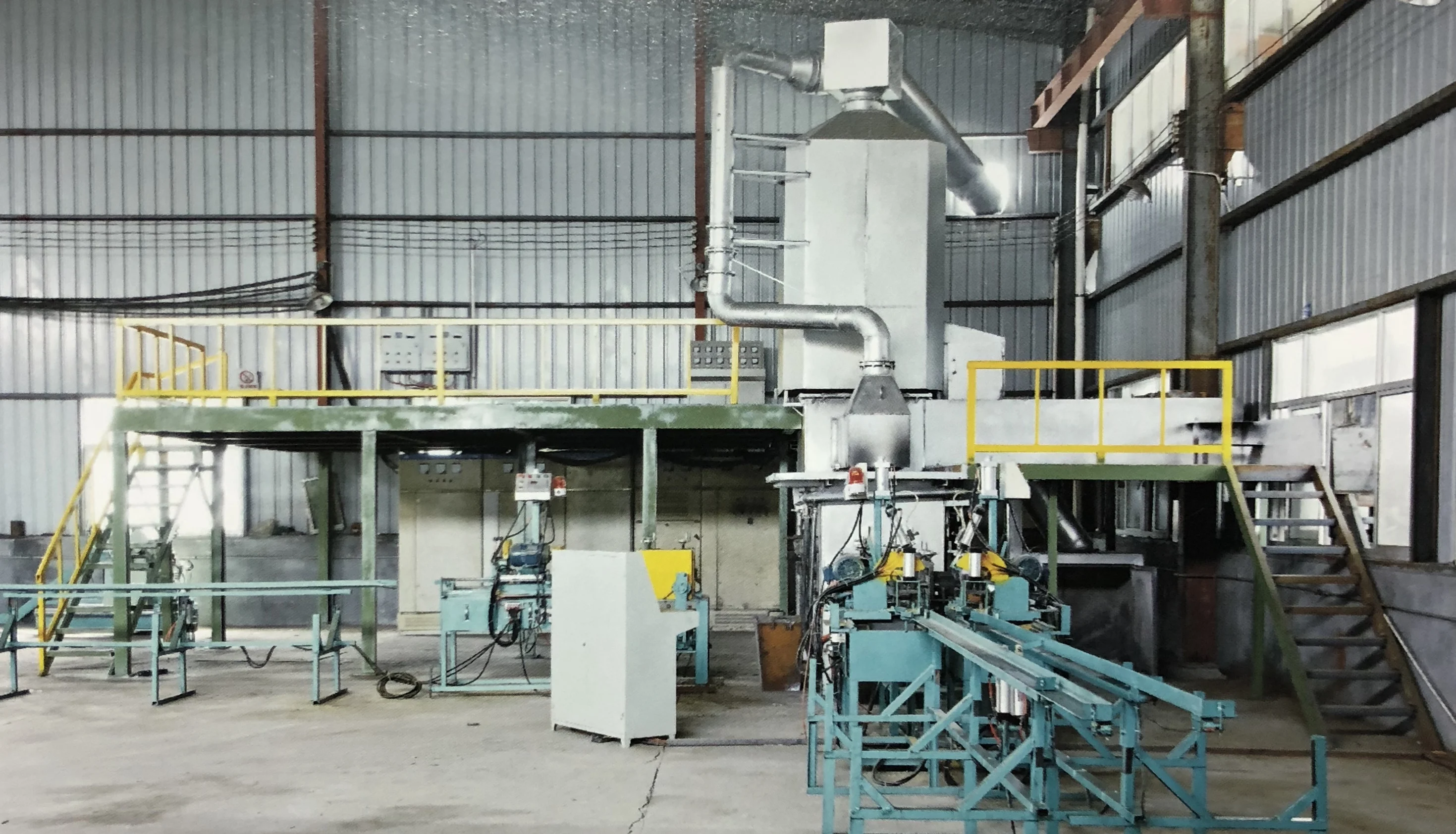 
Industrial high efficiency melting furnace for melting brass scrap Industrial brass holding induction furnace 